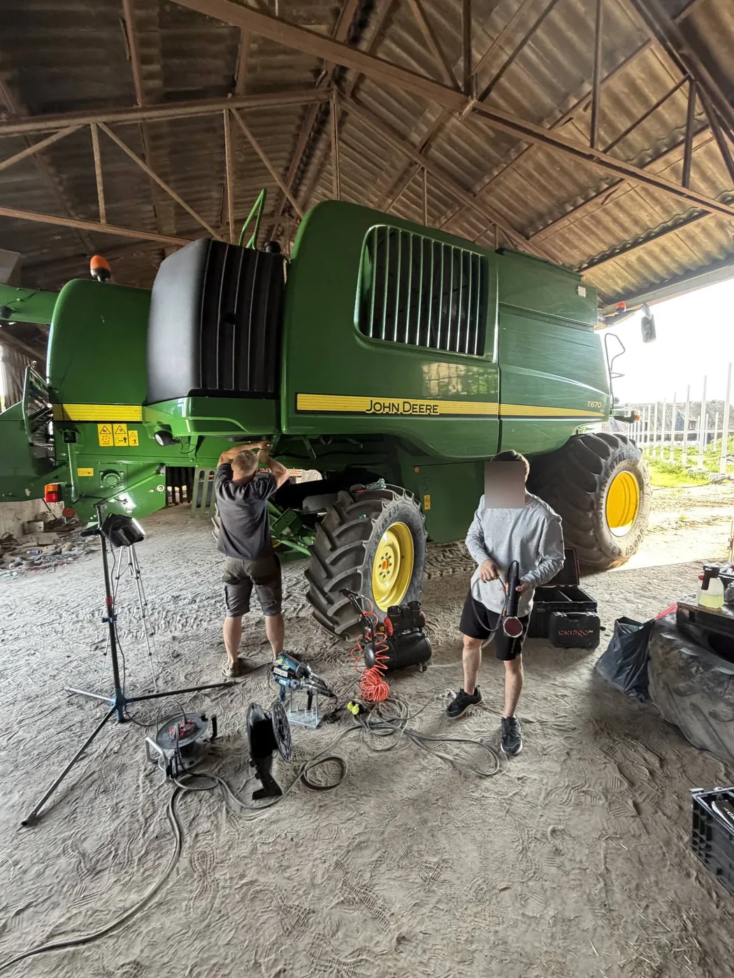 Фото 13 з ремонту — Ремонт паливного бака John Deere 9640