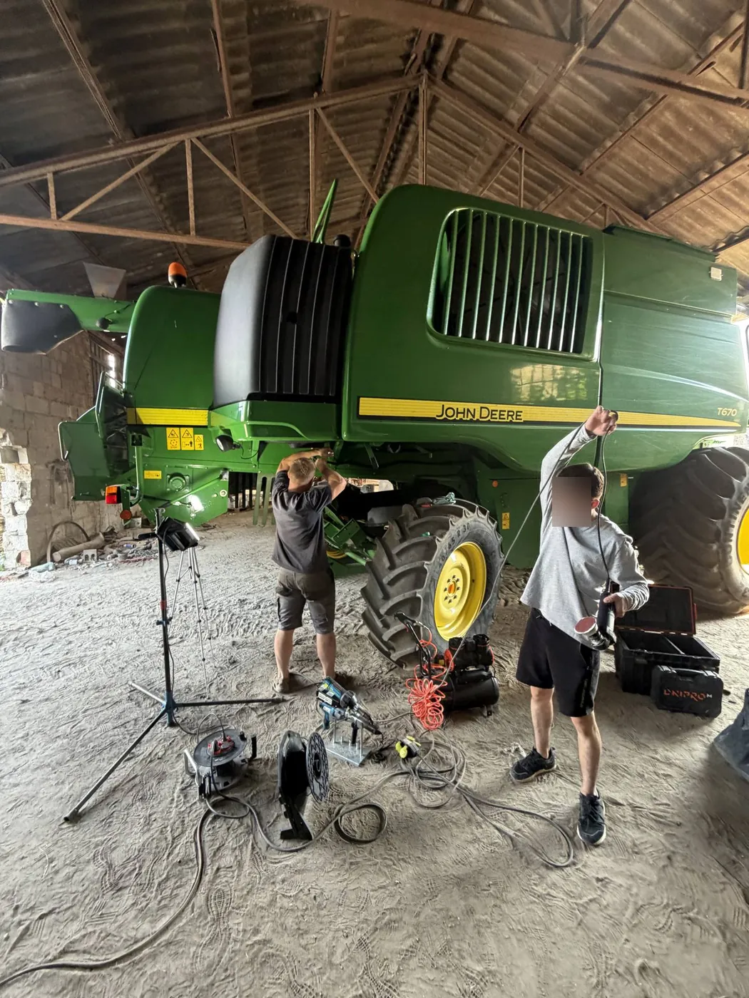 Фото 15 з ремонту — Ремонт паливного бака John Deere 9640