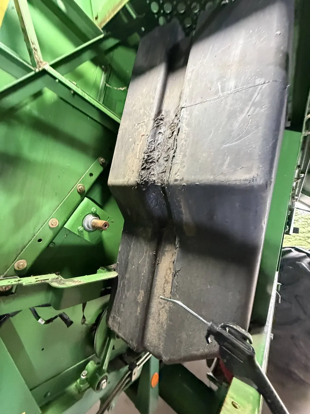 Фото 11 з ремонту — Ремонт паливного бака Claas Lexion 560