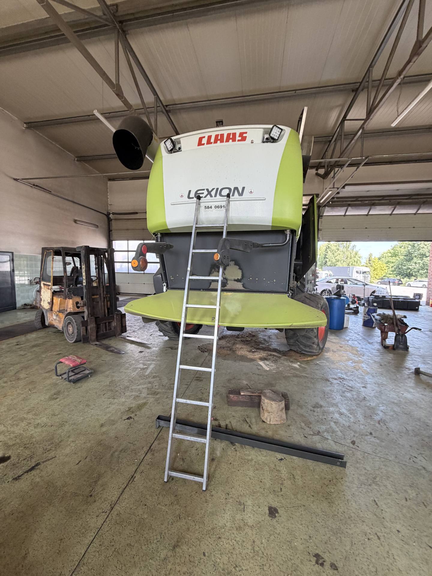 Фото 22 з ремонту — Ремонт паливного бака Claas Lexion 560