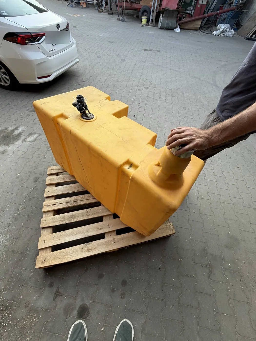 Фото 3 з ремонту — Ремонт паливного бака New Holland TC56
