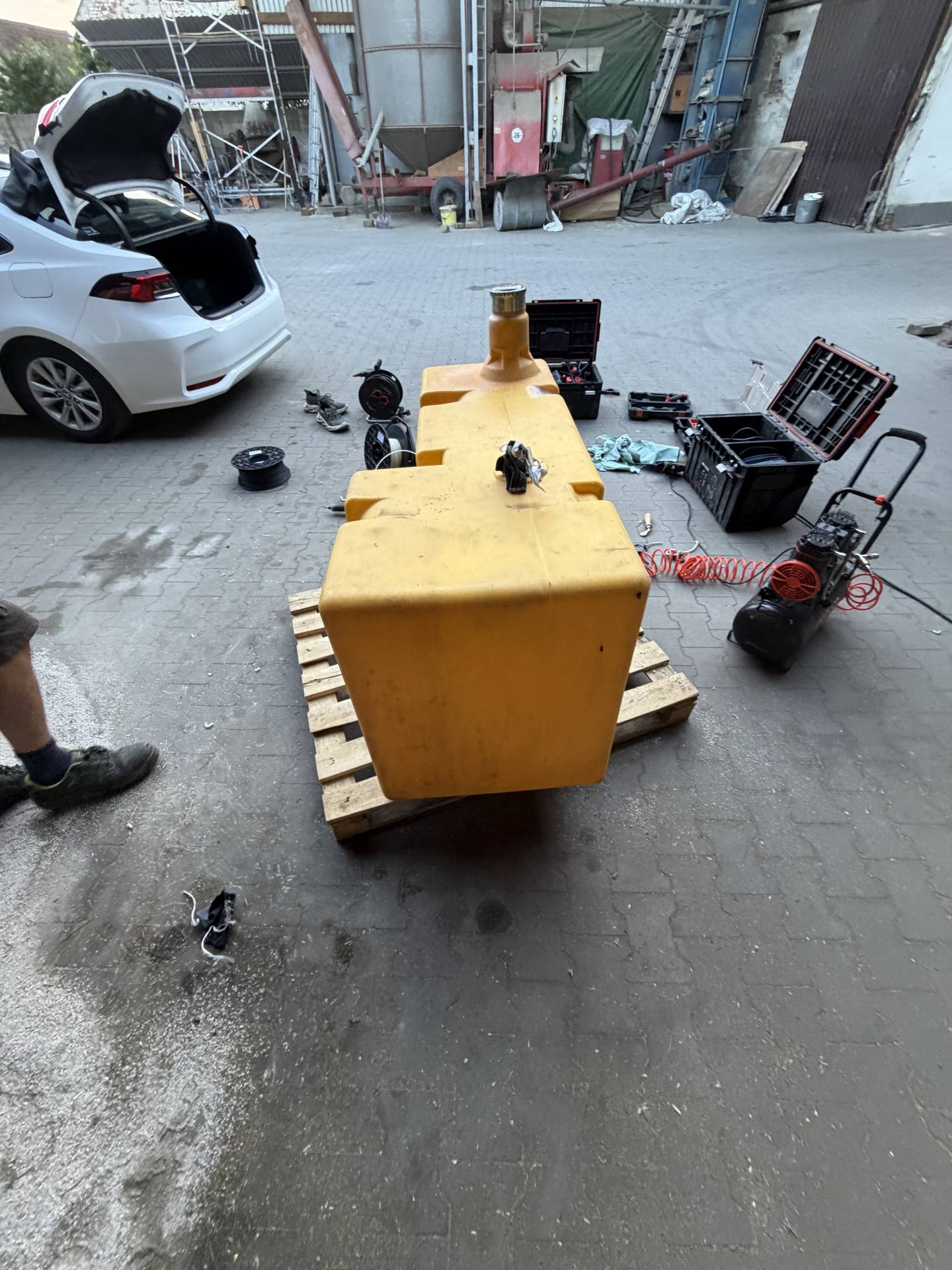 Фото 20 з ремонту — Ремонт паливного бака New Holland TC56