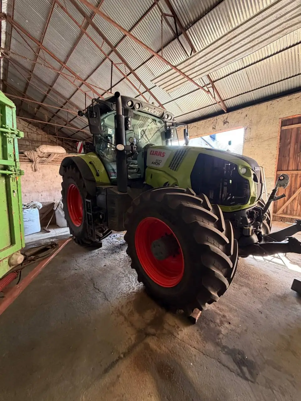 Фото 1 з ремонту — Ремонт паливного бака Claas Axion 870