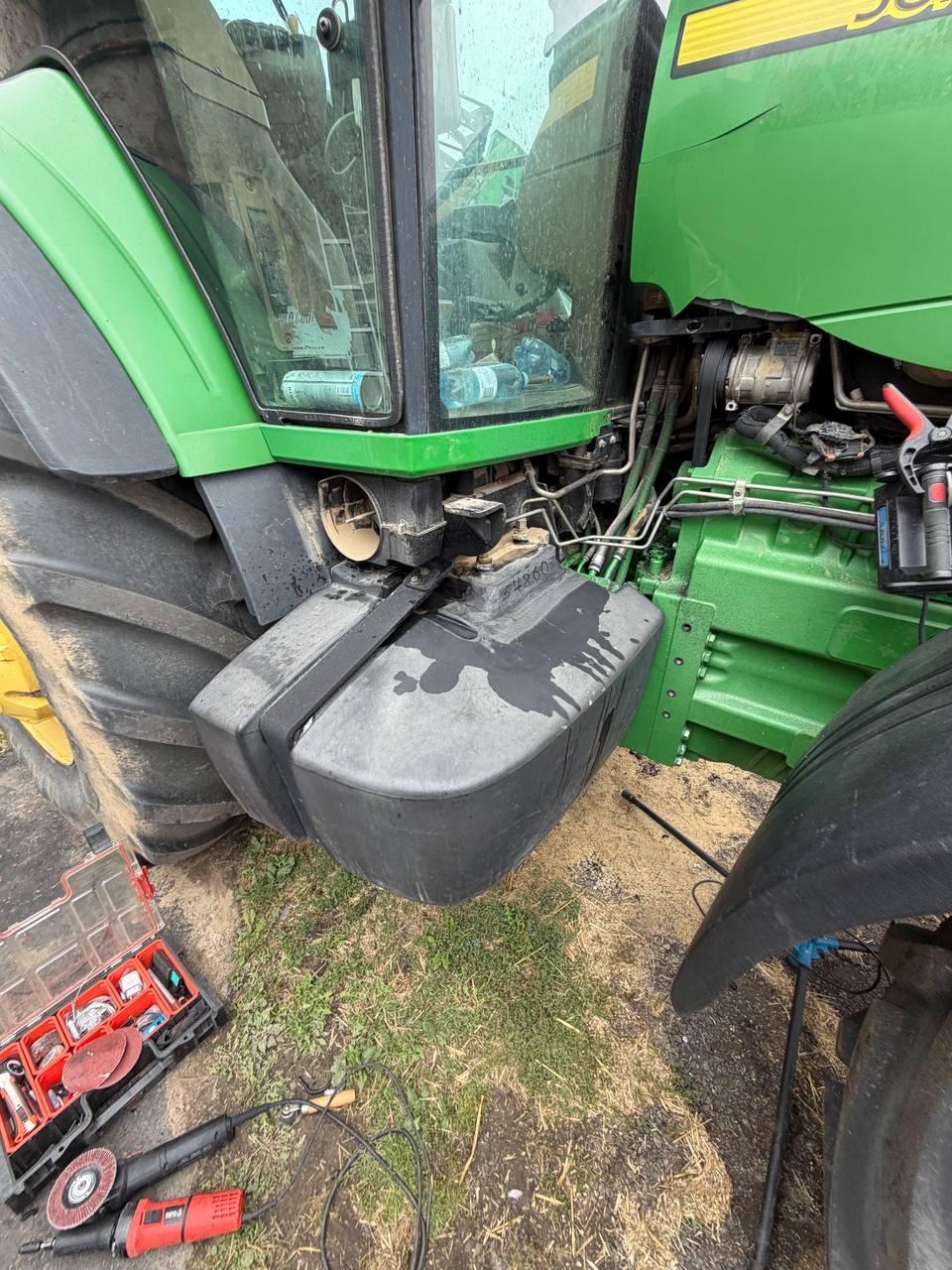 Фото 2 з ремонту — Ремонт паливного бака John Deere 8330