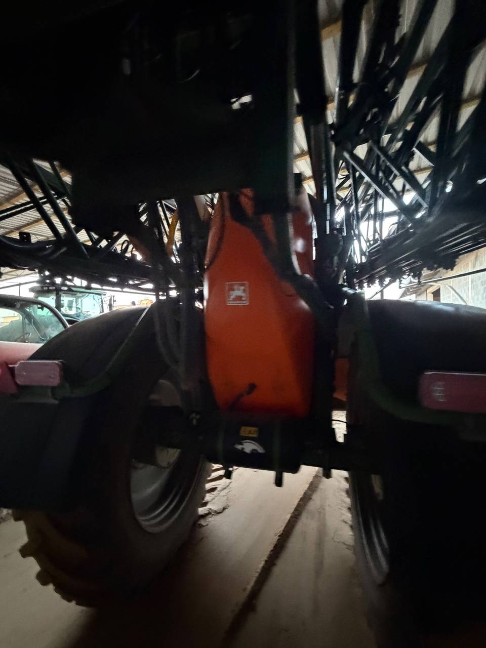 Фото 4 з ремонту — Ремонт бочки обприскувача Amazone 5200