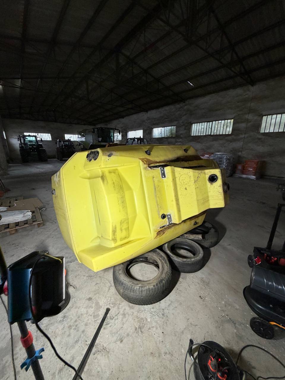 Фото 7 з ремонту — Ремонт бочки обприскувача Hardi Alfa 4100