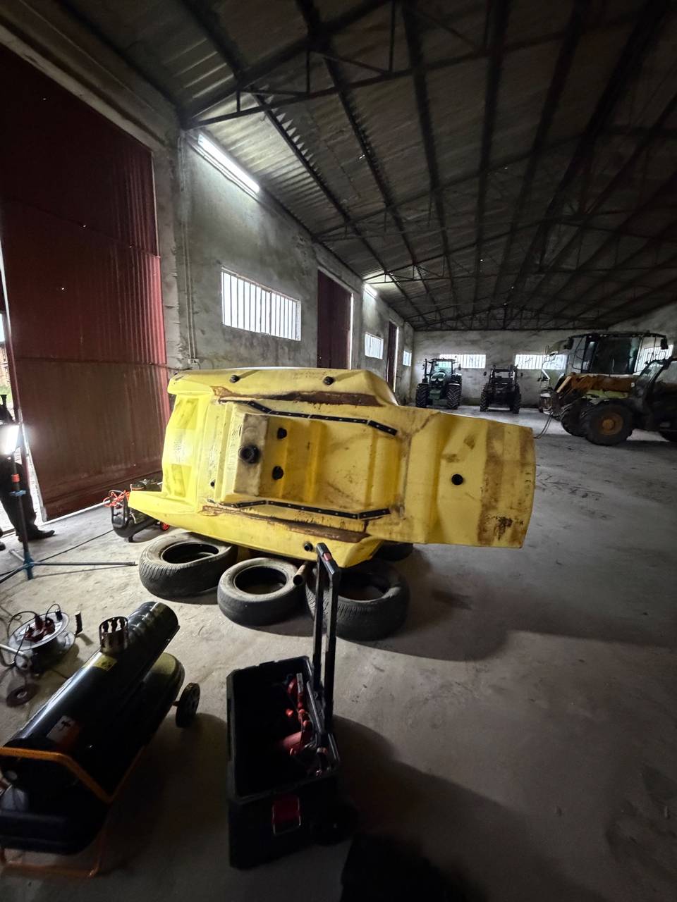 Фото 5 з ремонту — Ремонт бочки обприскувача Hardi Alfa 4100