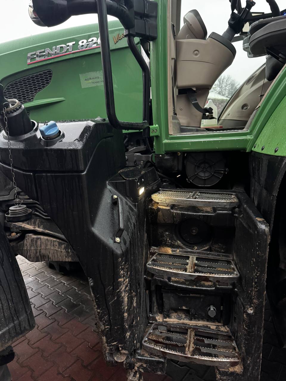 Фото 1 з ремонту — Ремонт паливного бака Fendt 826
